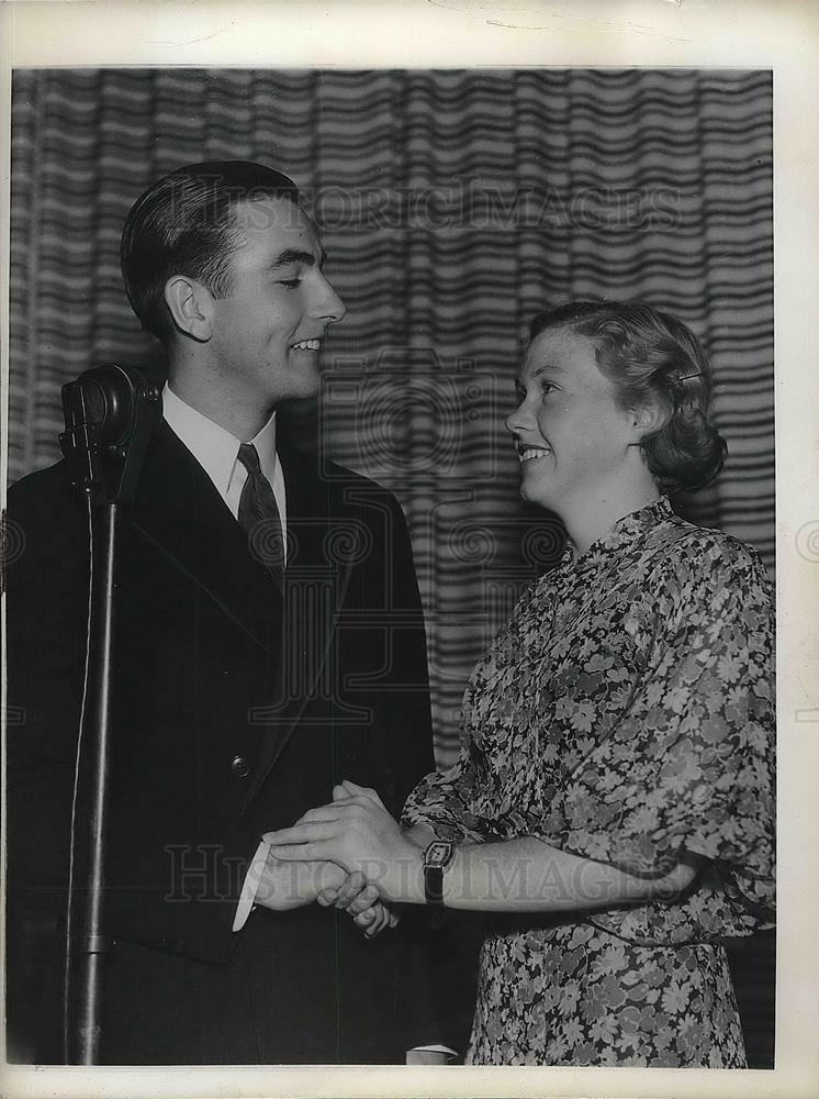 1936 Press Photo Douglas Bryan &amp; Jean Brady at CalifIntl Expo oration - Historic Images