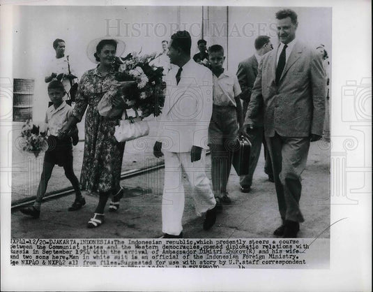 1955 Press Photo Djarkta, Indonesia, Soviet Amb. Dimitry Zhukov & wife - Historic Images
