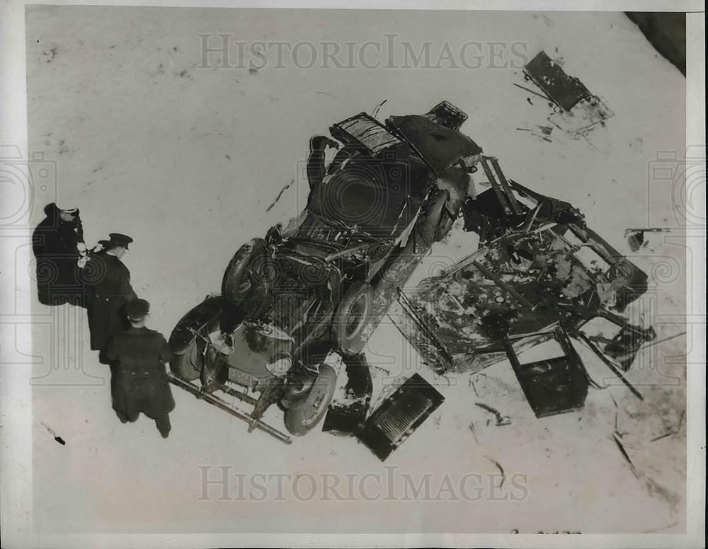 1934 Press Photo Entire family dies when car falls off bridge, Tacony Creek - Historic Images