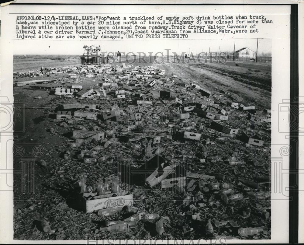 1955 Press Photo Truckload of Soft drik bottles US Highway 84 - neb48075 - Historic Images