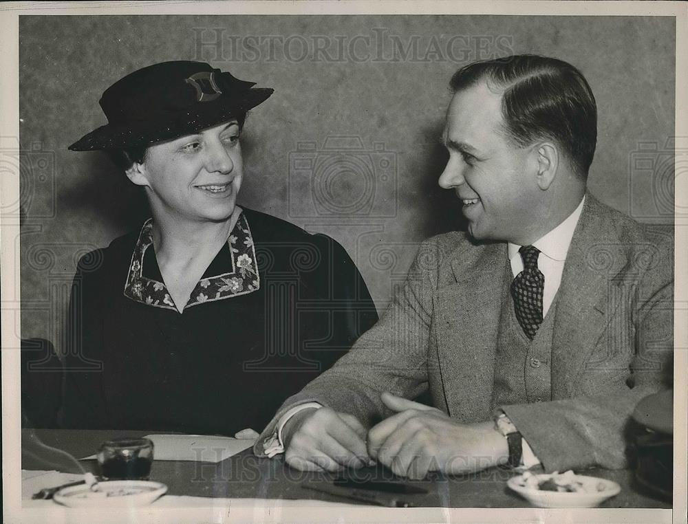 1937 Press Photo Dr. Edith Sappington &amp; Dr. Robert Hood Speak in San Francisco - Historic Images