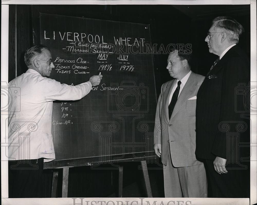 1953 Press Photo Chicago Board of Trade Sylvester Meyers, Rowland, Herb Bipholz - Historic Images