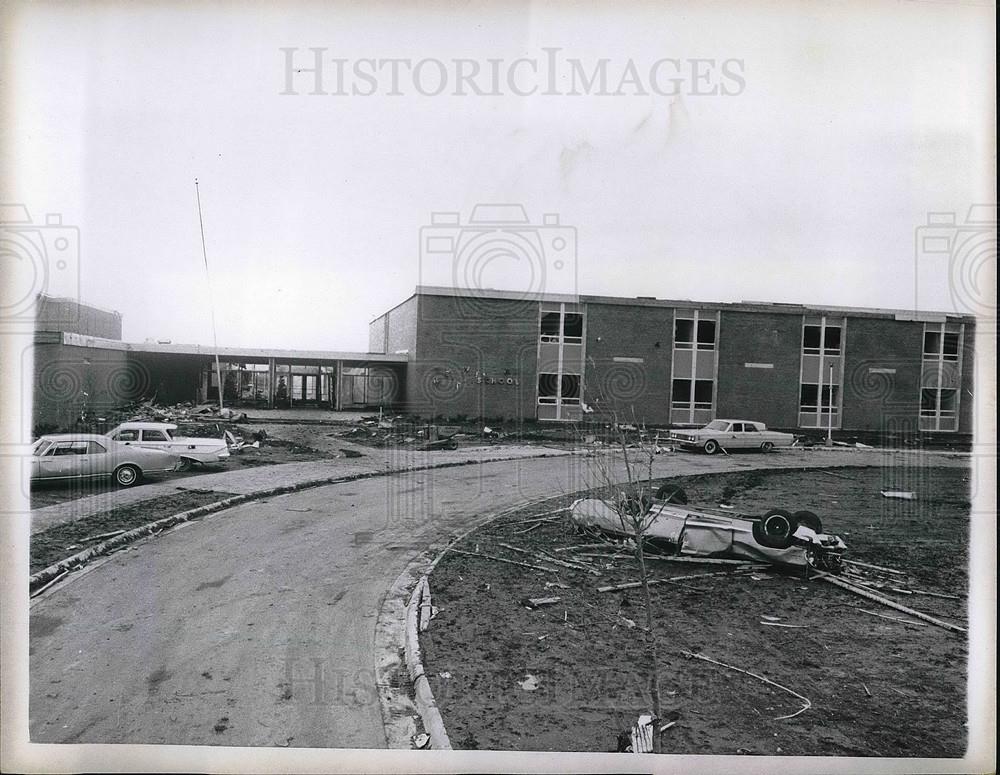 1967 Press Photo Wreckage in Bekevidere Il. after Tornado - Historic Images