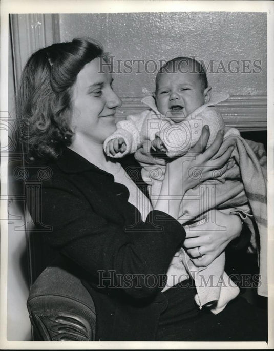 1942 Press Photo Mrs. Madeline Borfitz with Daughter Dorothy Thought Kidnapped - Historic Images