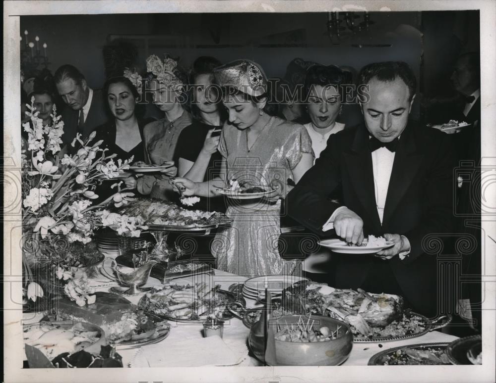 1947 Press Photo Reception at Egyptian Embassy in Wash.D.C. - Historic Images