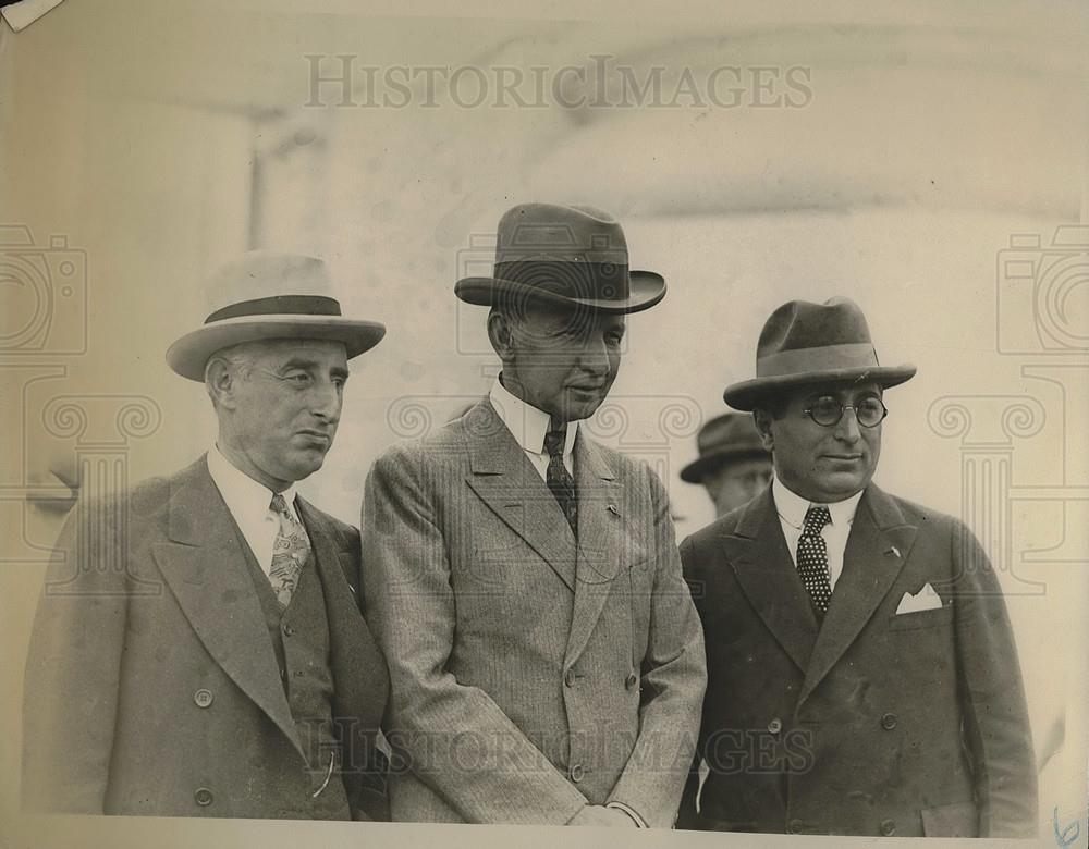 1926 Press Photo Mr Charles Davis &amp; teo other men - Historic Images