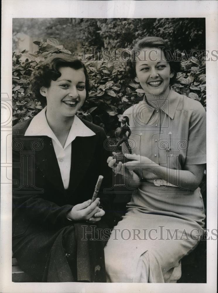 1937 Press Photo Jane Vassell &amp; Betty Berg, Better Business Girls Univ. So. Cal. - Historic Images