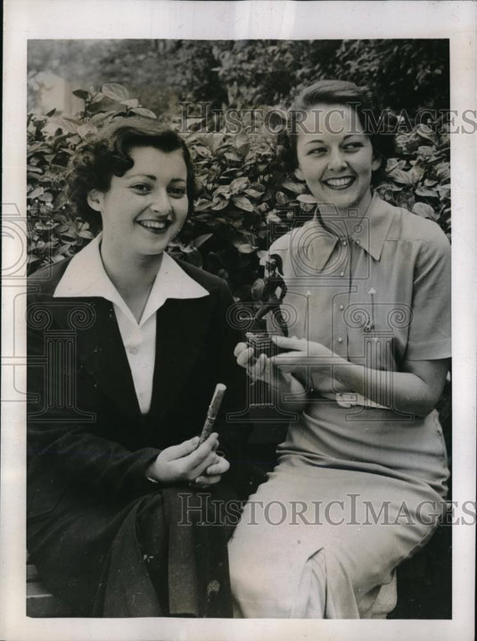 1937 Press Photo Jane Vassell & Betty Berg, Better Business Girls Univ. So. Cal. - Historic Images