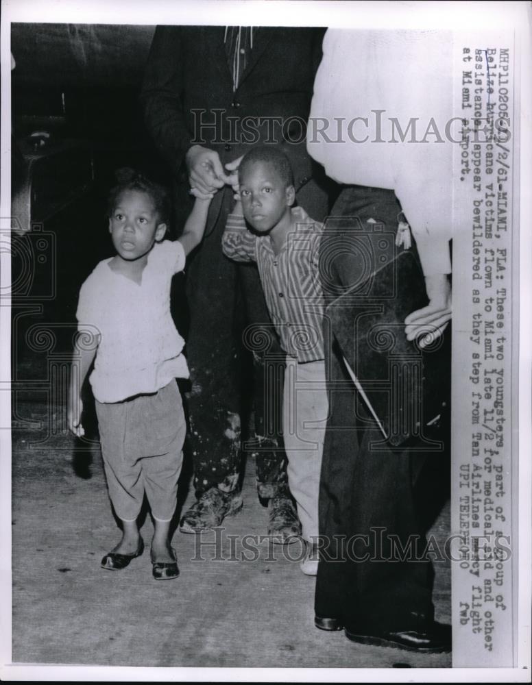 1961 Press Photo Youngsters Part of Group Belize Hurricane - Historic Images