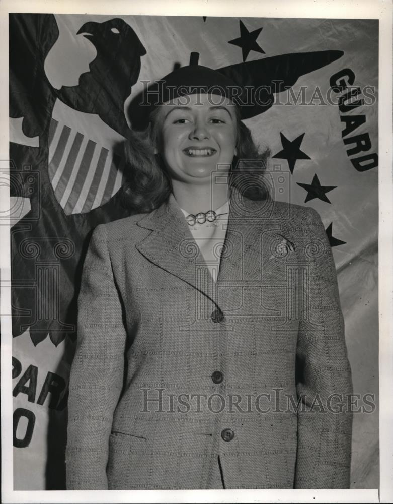 1942 Press Photo Mrs. Eleanor Quinn Gamble Sworn Into SPARS, U.S. Coast Guard - Historic Images