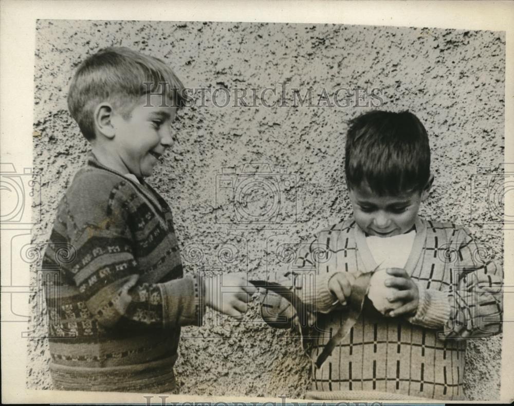 1937 Press Photo Wentachee, Minn apples for Crippled Kids Home - neb47873 - Historic Images