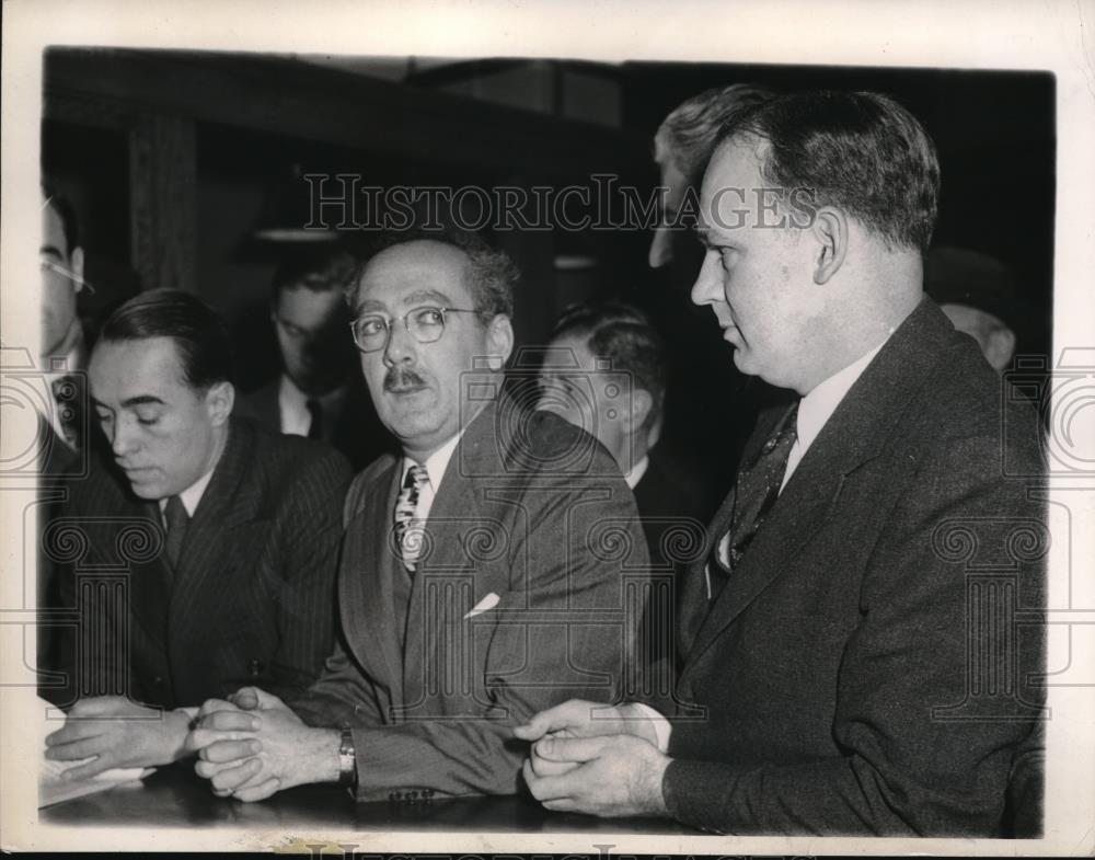 1944 Press Photo J. Albert Woll, Benedict Deinhart, Stuart Bell, Montgomery Ward - Historic Images