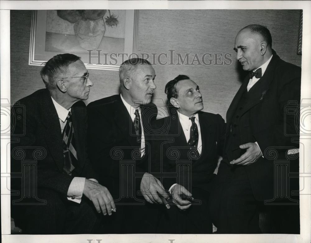 1946 Press Photo Soviet Drs IP Rufanov,Dr V Painn &amp; Us Dr Jacob Heiman - Historic Images