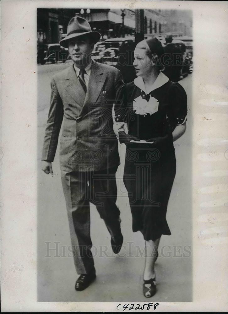 1937 Press Photo Alan Tully and Bride, Widow of Sir Charles Kinsford-Smith - Historic Images