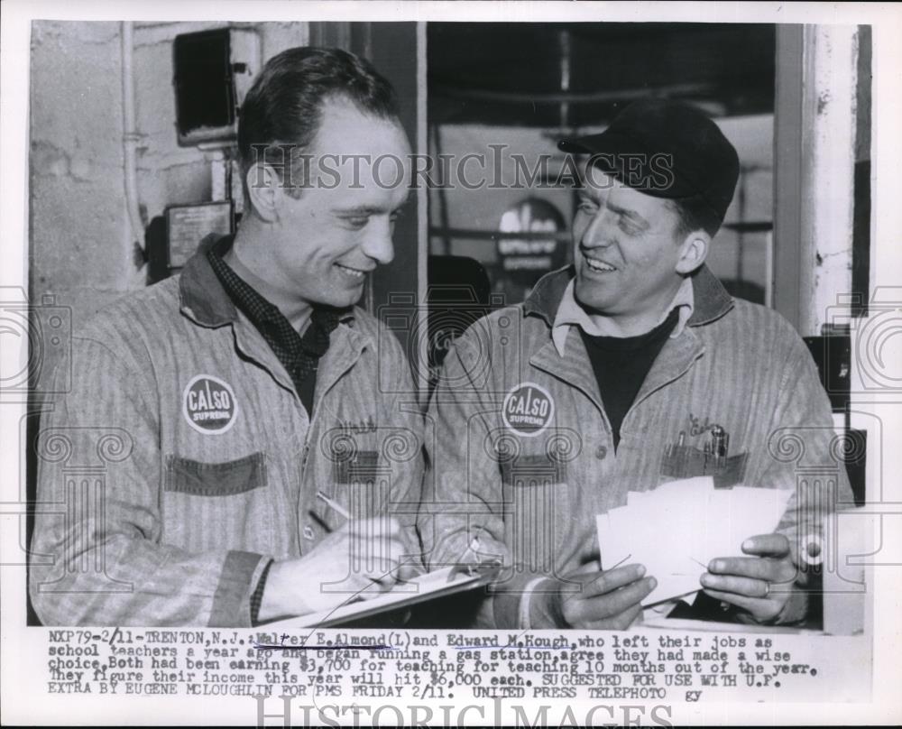 1955 Press Photo Walter E. Almond Edward M. Hough Teachers - Historic Images