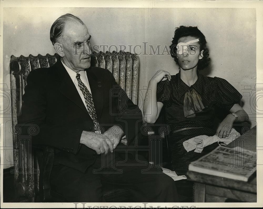 1936 Press Photo Akron, Ohio Mr &amp; Mrs David meaner after acid attack on her - Historic Images