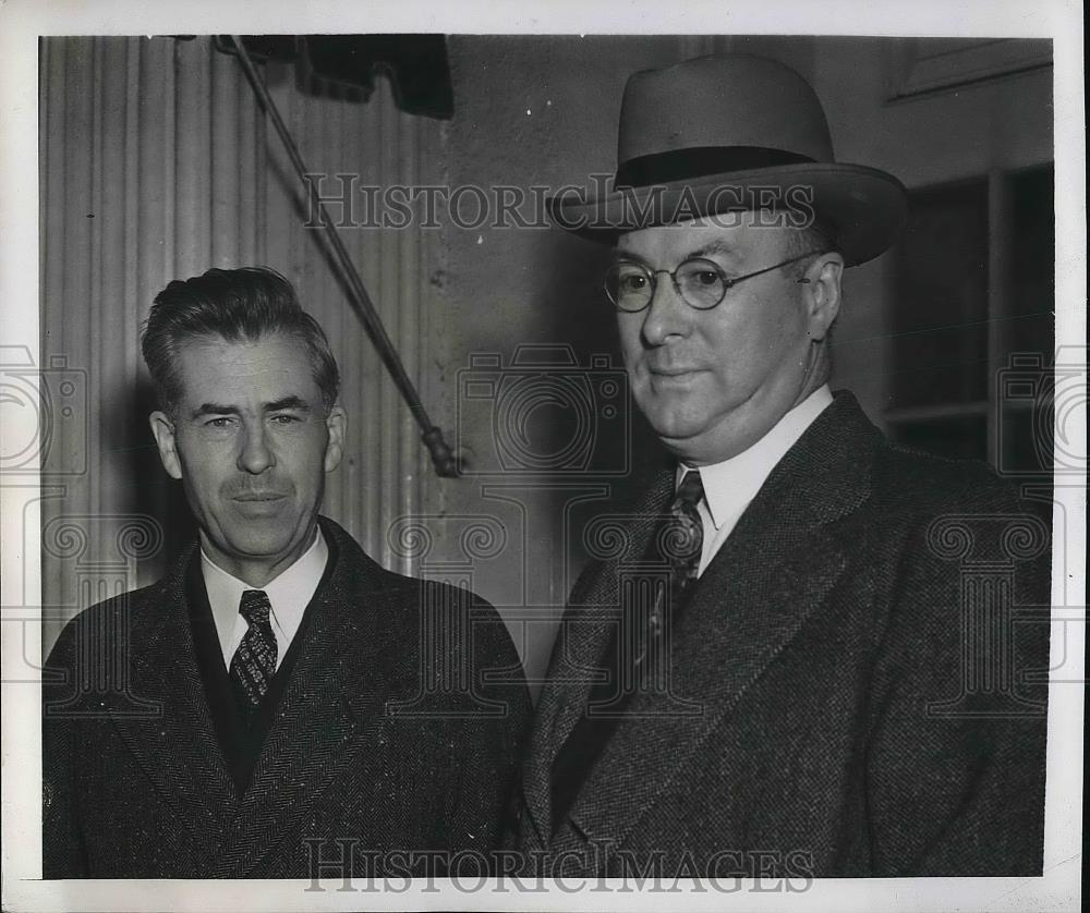 1941 Press Photo Vice President Henry Wallace With Donald Nelson OPM White House - Historic Images