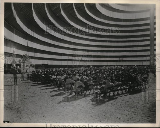 Press Photo LeTroumeau Christmas Party Employees Employees Plant - neb47925 - Historic Images