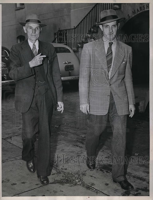 1946 Press Photo L.W. Fields & Son Leroy Testify in Garsson Muniton Combine - Historic Images