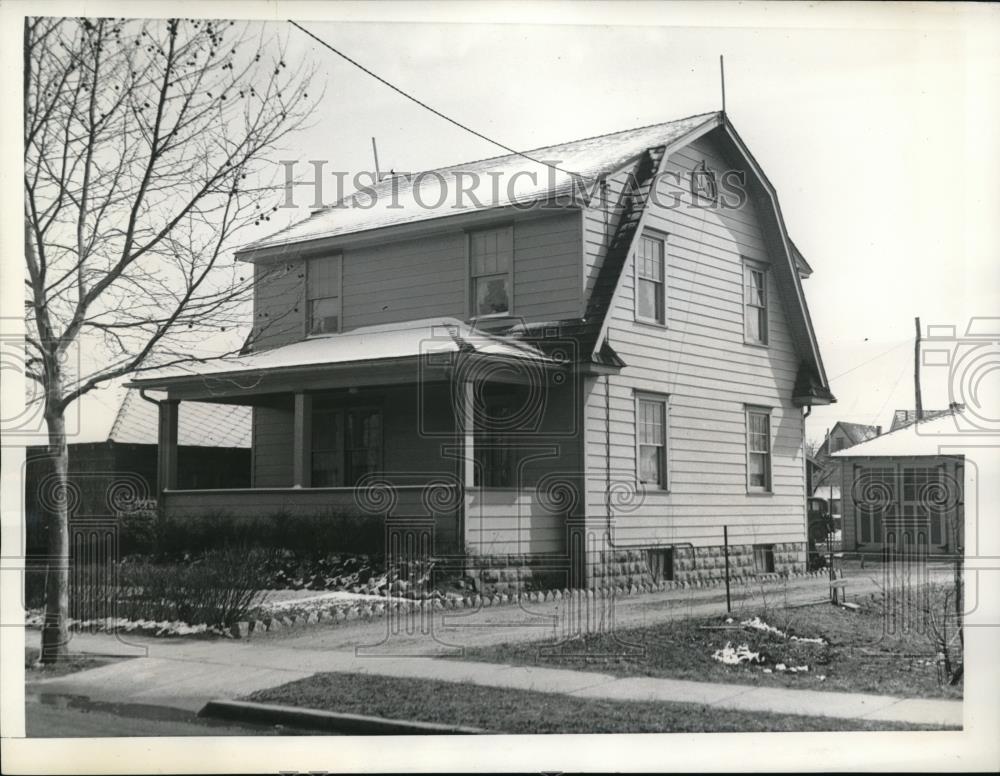 1935 Press Photo Home of Ira hess where his wife found with Fractured Skull - Historic Images