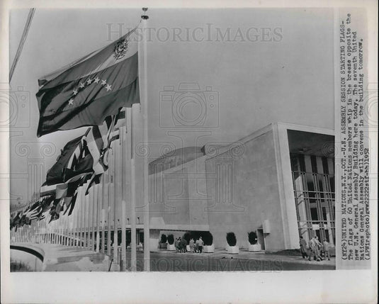 1952 Press Photo United Nation building in NY & 60 nations flags - Historic Images