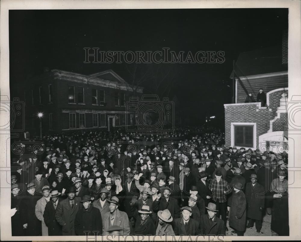 1946 Press Photo Chicago&#39;s striking UPWA &amp; CIO workers - neb49385 - Historic Images