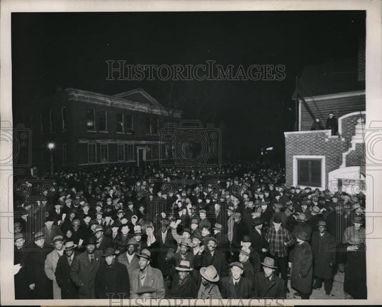 1946 Press Photo Chicago's striking UPWA & CIO workers - neb49385 - Historic Images