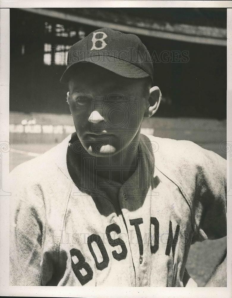 1940 Press Photo Lou Finney Of Boston Red Sox - Historic Images
