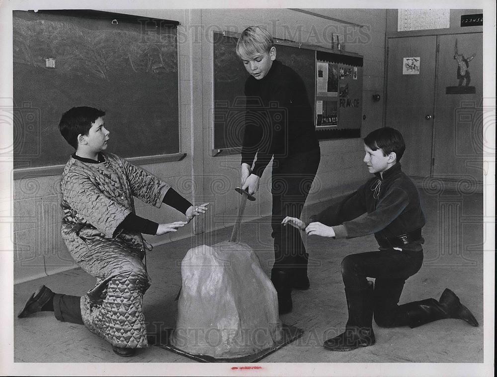 1968 Press Photo Cleveland,O Mentor school play, Boyadjis,Childs,Moss - Historic Images