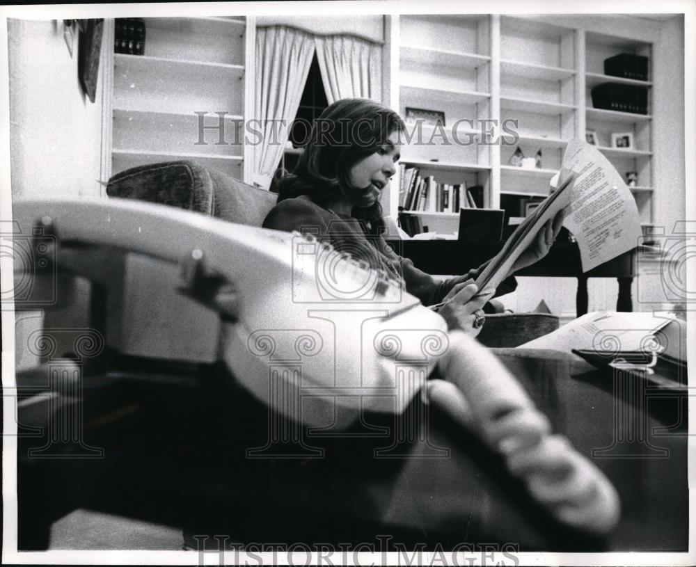 1970 Press Photo Mrs Connie Stuart, the First Lady;s press sec. - neb49070 - Historic Images