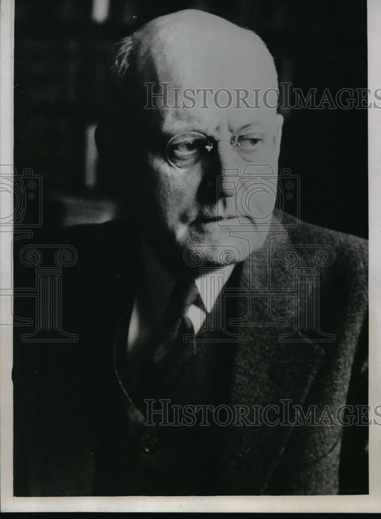 1934 Press Photo Eugene A. Gilmore, dean of law school at Iowa Univ. - neb47548 - Historic Images