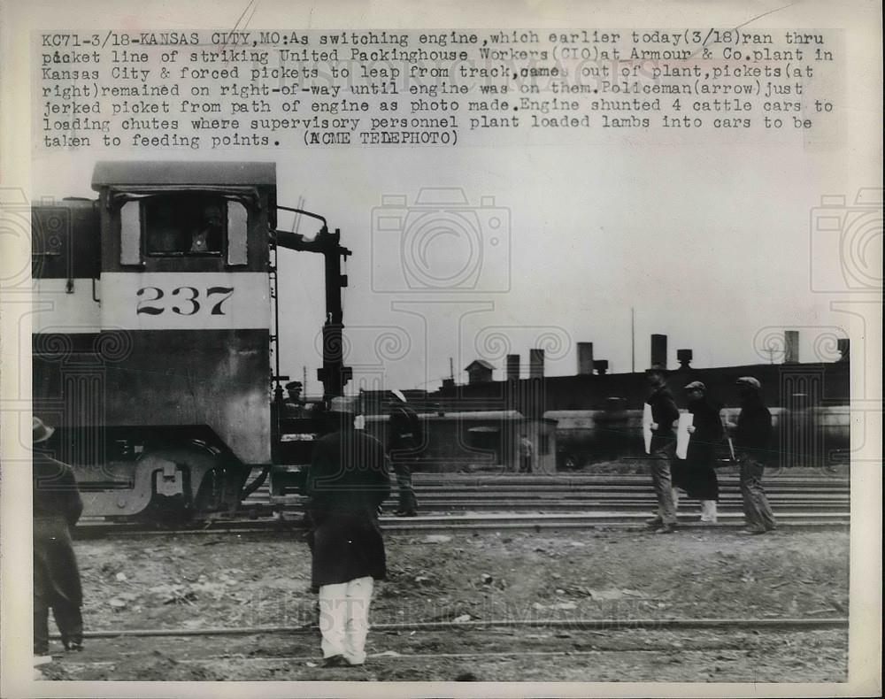 1948 Press Photo Kansas City Switching engine United Packinghouse Workers - Historic Images