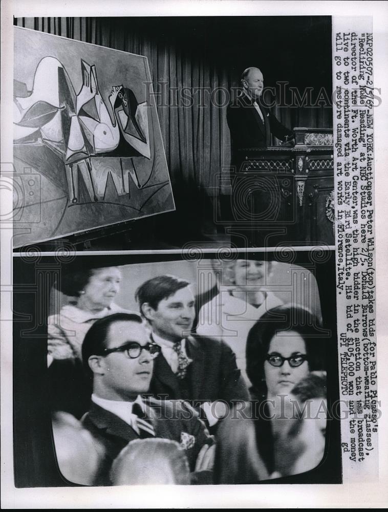 1967 Press Photo Auctioneer Peter Wilson Takes Bids For Picasso Painting - Historic Images