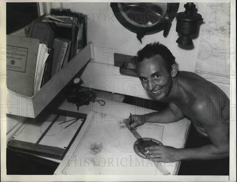 1935 Press Photo RW Zimmerman sails boat Zarark from Chicago to Honolulu - Historic Images