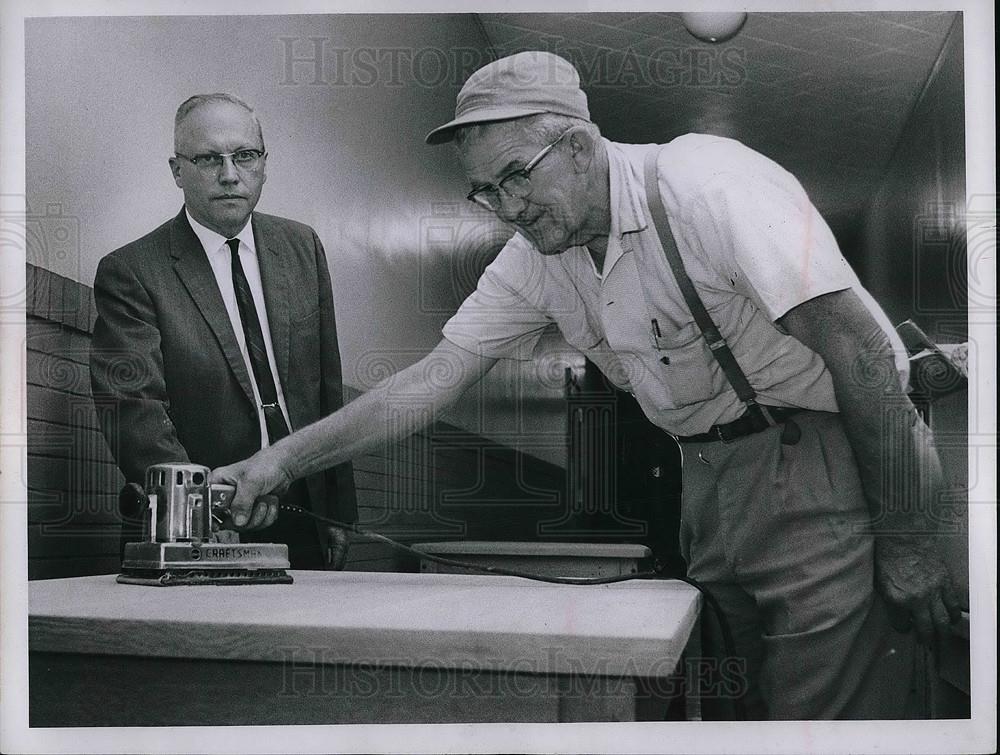 1964 Press Photo Robert C. Ray Superintendent Of Cayhoga High School - Historic Images