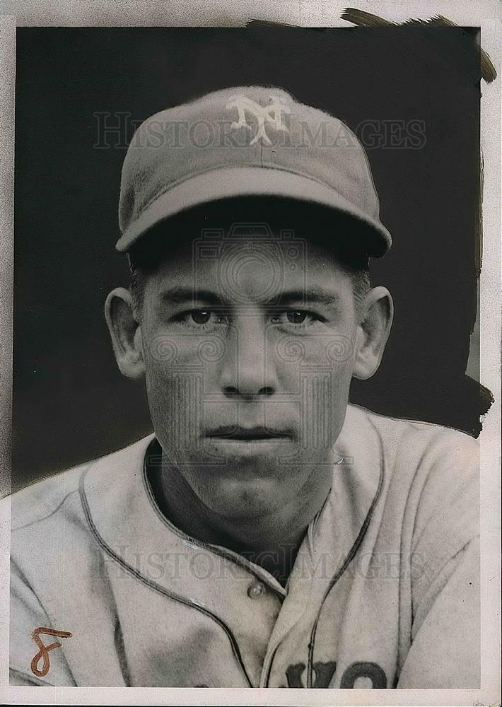 1937 Press Photo Harry Gumbert pitcher for the New York Giants - Historic Images