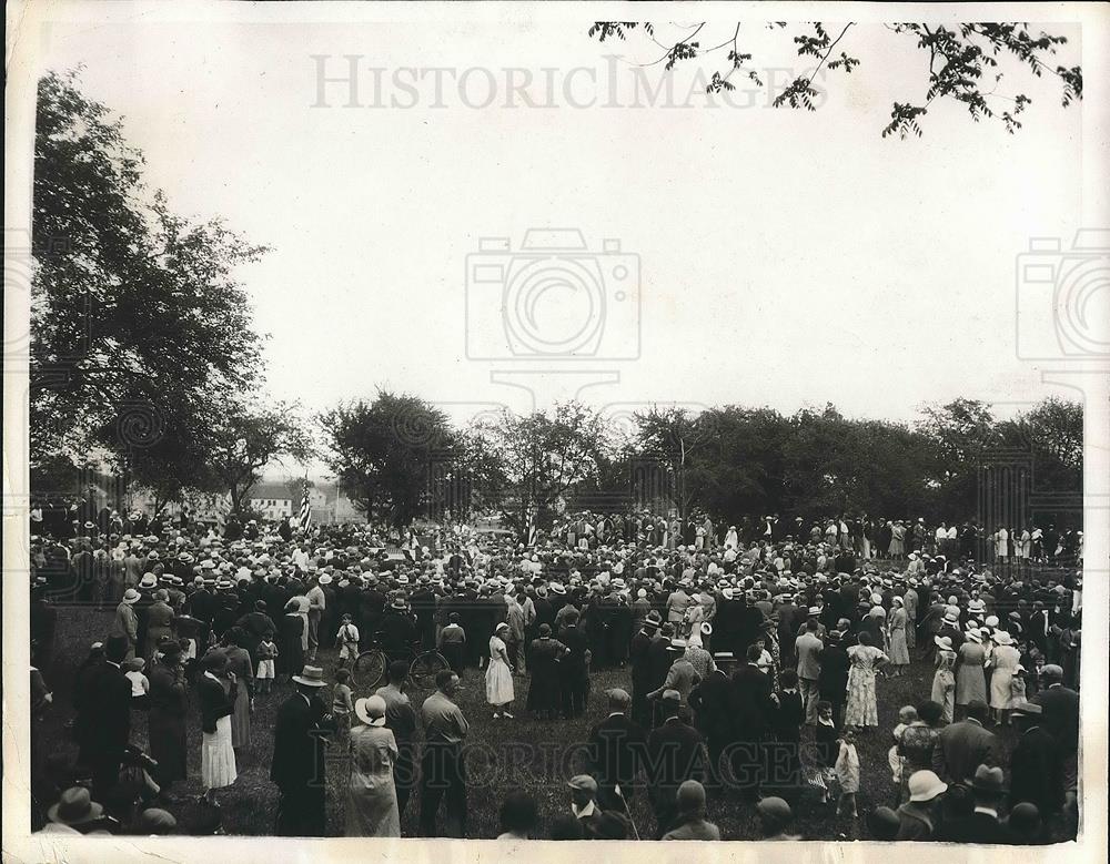 1932 Press Photo crowd during Gov. Roosevelt&#39;s Memorial Day speech in NY - Historic Images