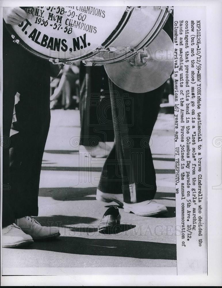 1959 Press Photo New York Lost Sole Columbus Day parade - Historic Images