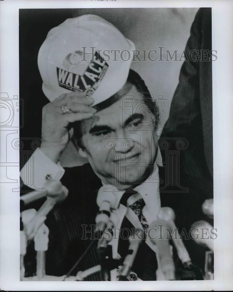Press Photo Henry Wallace speaking to the publc - Historic Images