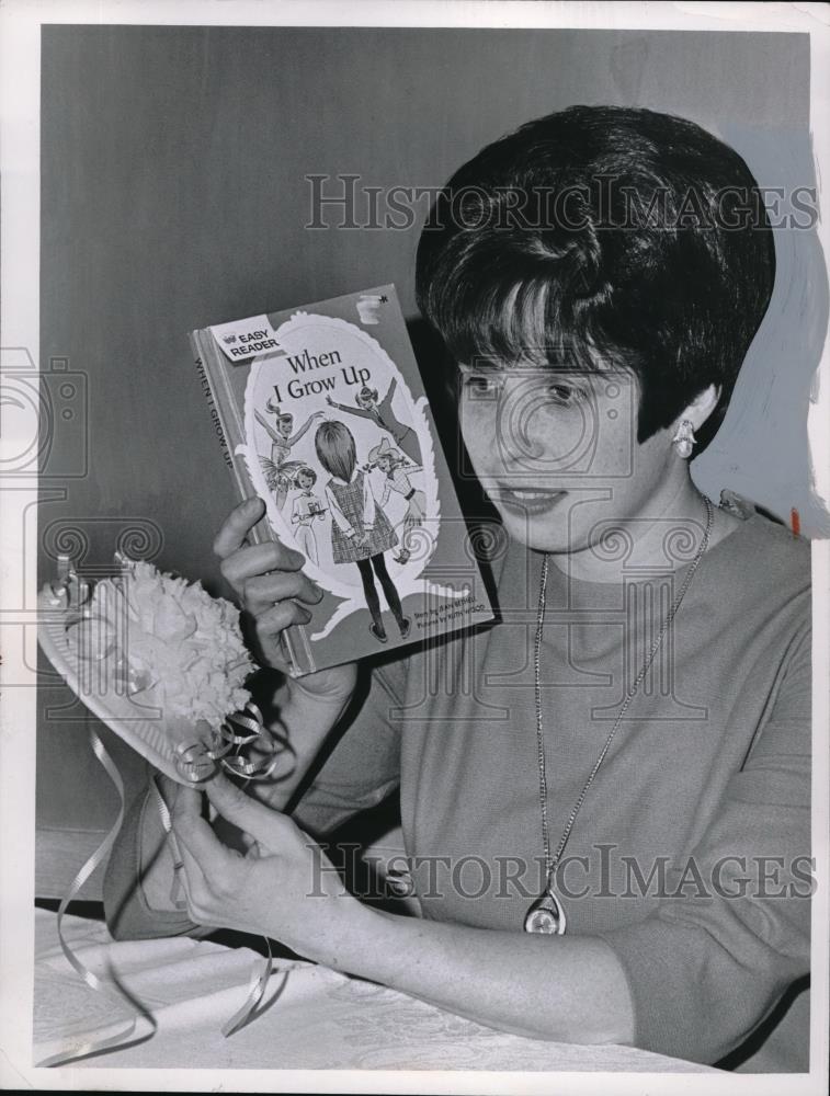 1967 Press Photo Mrs. John Boehmlein with a Book When I Grow Up - neb50890 - Historic Images