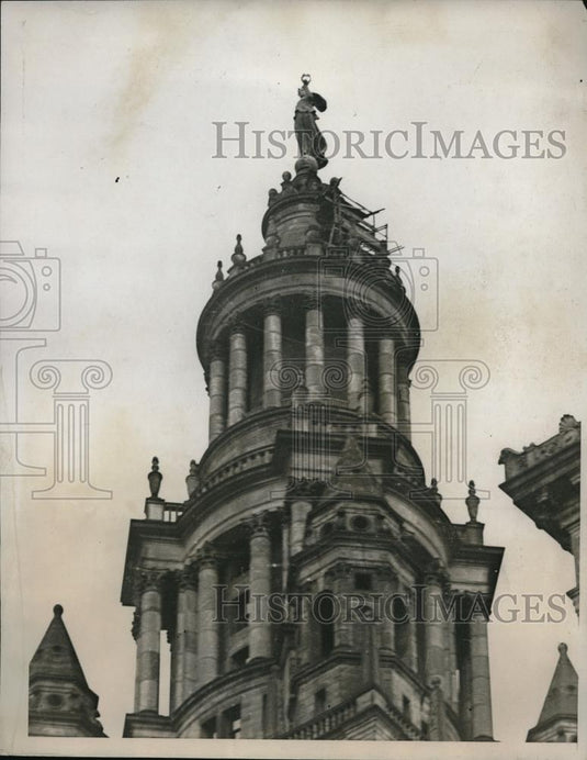 1935 Press Photo NYC Municipal Building, Justice statue repaired - neb50211 - Historic Images