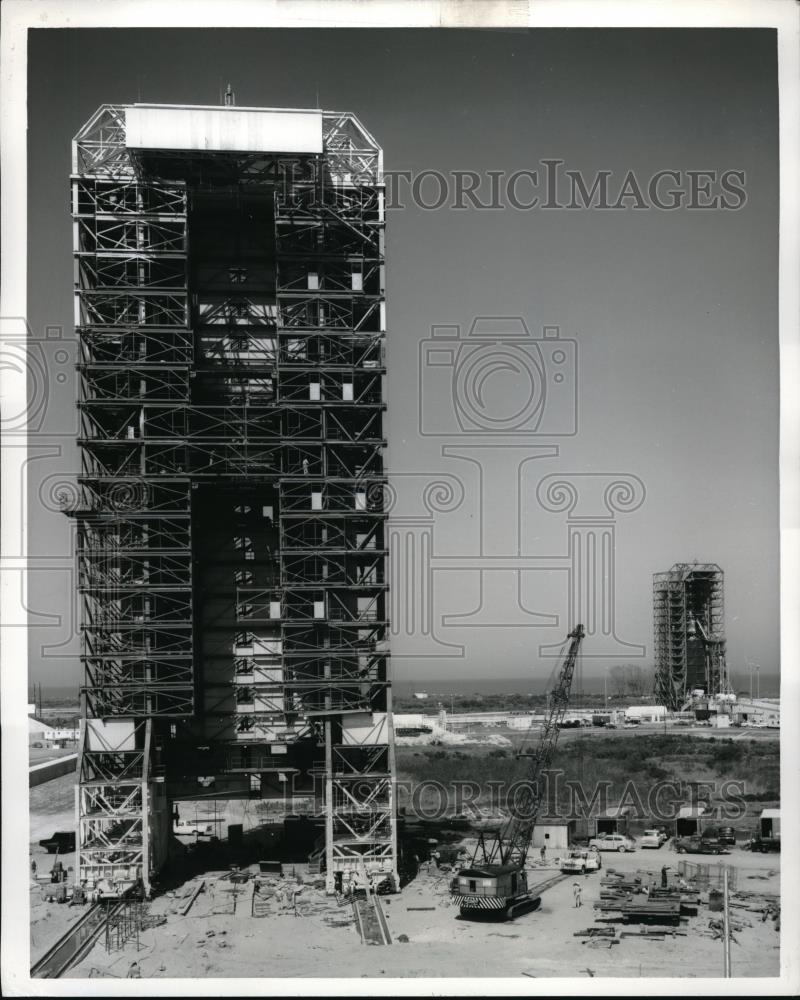 1964 Press Photo Service Tower 38-B at Cape Kennedy in Florida - Historic Images