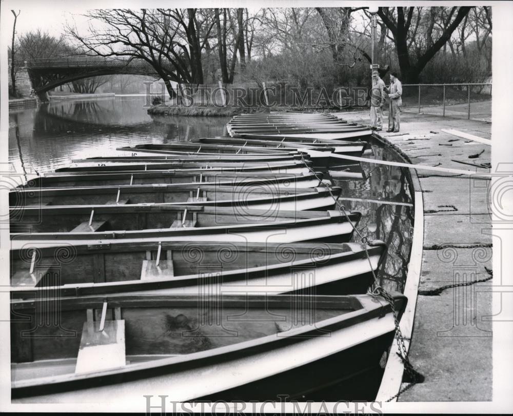 1954 Press Photo Rental Boats are Ready at Lincoln Park Lagoon in Chicago - Historic Images