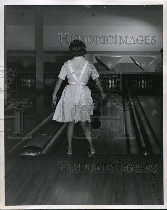 1954 Press Photo Cleveland Heights Shopping Center - neb50240 - Historic Images