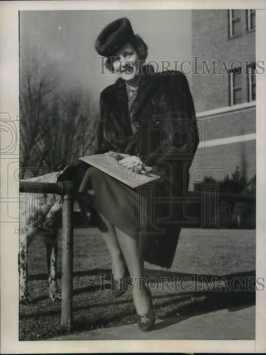 1939 Press Photo Reno, Nev. Mrs Helen Flint Auguste stage & film actress - Historic Images