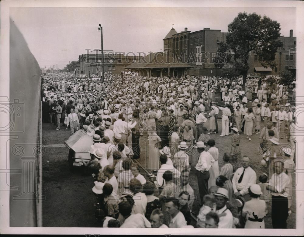 1936 Press Photo Croewd fro speech of Kan. Gov Alf Landon campaign for Pres. - Historic Images