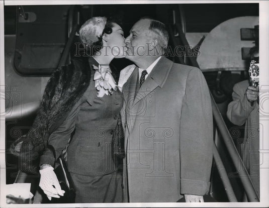 1953 Press Photo Chicago, Ill Pam Martyn & J Stuart Rotchford of Happiness Tours - Historic Images