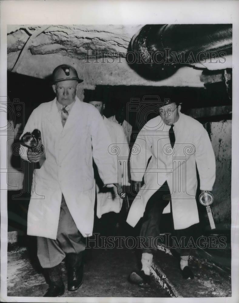 1954 Press Photo South Africa, Prince Bernhard of Netherlands visits a mine - Historic Images