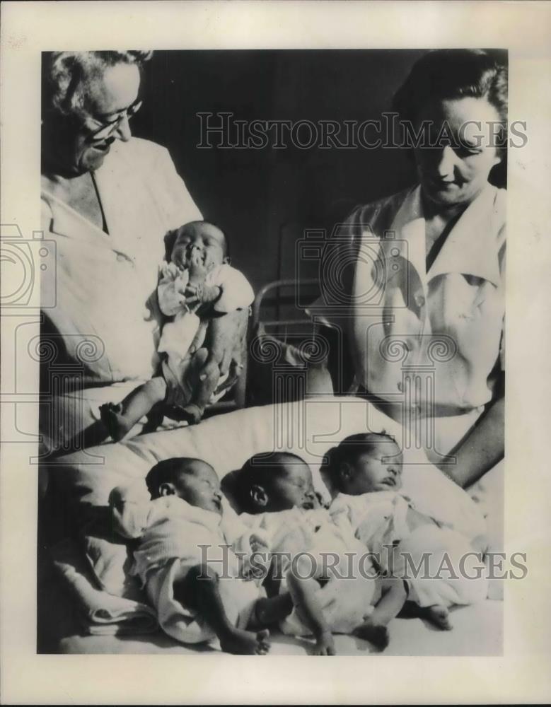 1949 Press Photo Colleen Ruth, Troy Ray, Coy Ramond, children Mr. & Mrs. Fuller - Historic Images