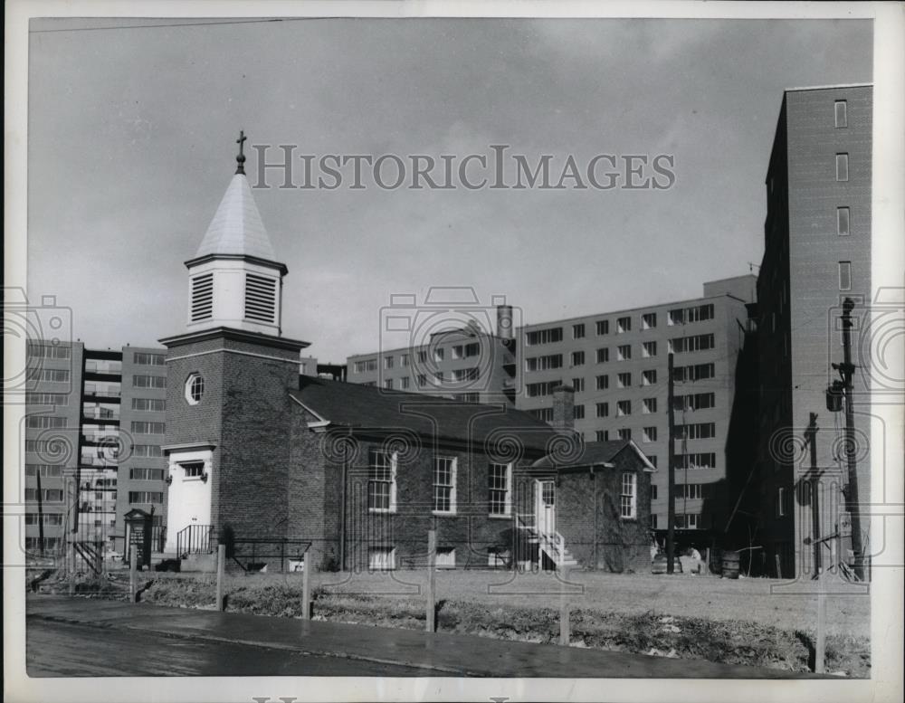 1958 Press Photo Church of the Transfiguration amid new housing projects, St. Lo - Historic Images